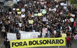 Демонстрация за отставку президента Бразилии Фото: Reuters